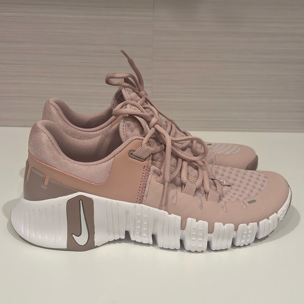 Nike Free Metcon 5 (Size 7.5) Pink Oxford, NWT